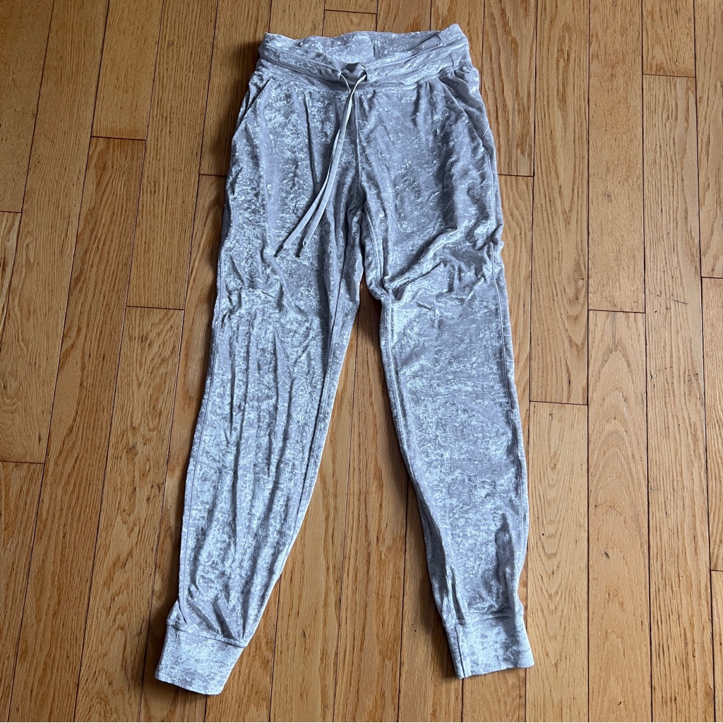 Lululemon Ready To Crush Jogger, Size 4